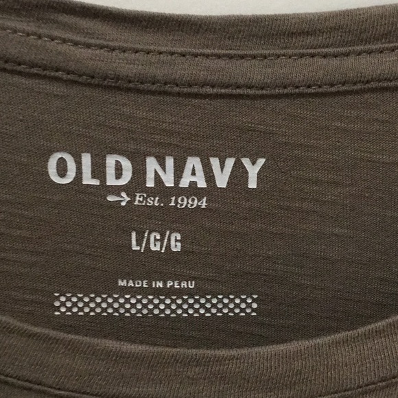 Old Navy graphic Tee - Picture 2 of 3